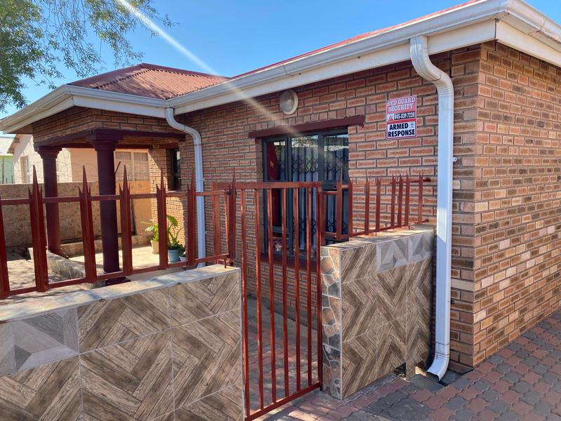 4 Bedroom Property for Sale in Mlungisi Eastern Cape